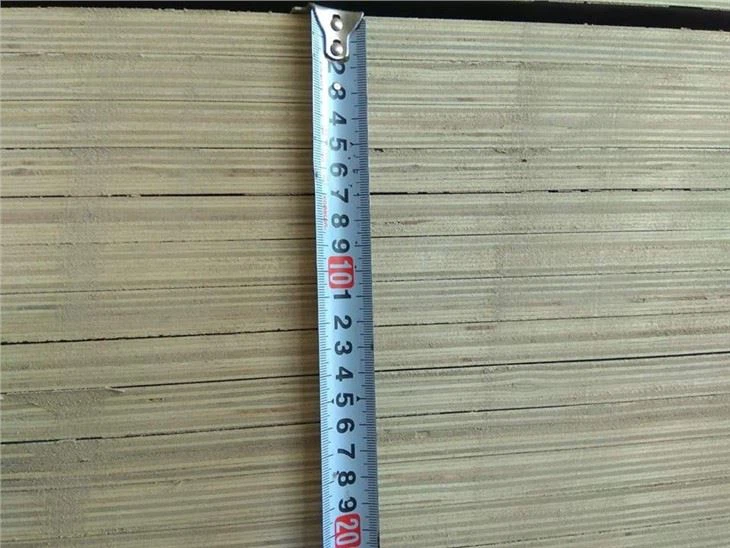 Tovarna 18 mm betonskih vezanih plošč na Kitajskem