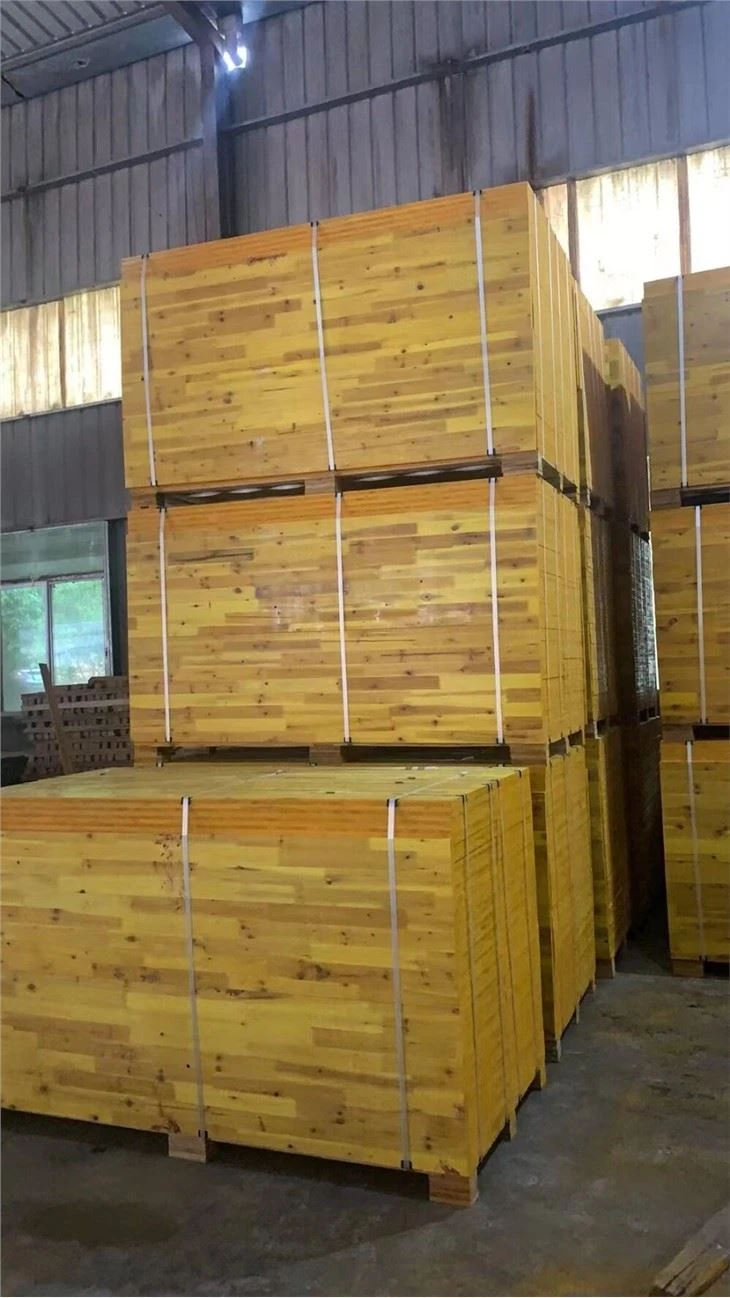 3PLY Three -layer YELLOW SHUTTERING PANEL