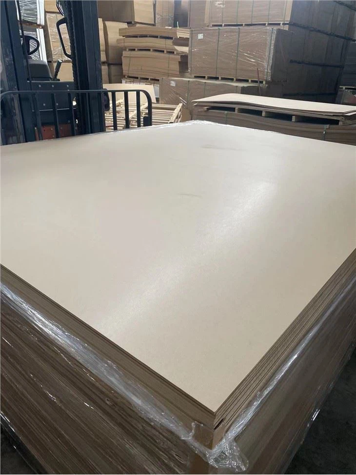 SUROVA MDF PLOŠČA 1830X3660MM