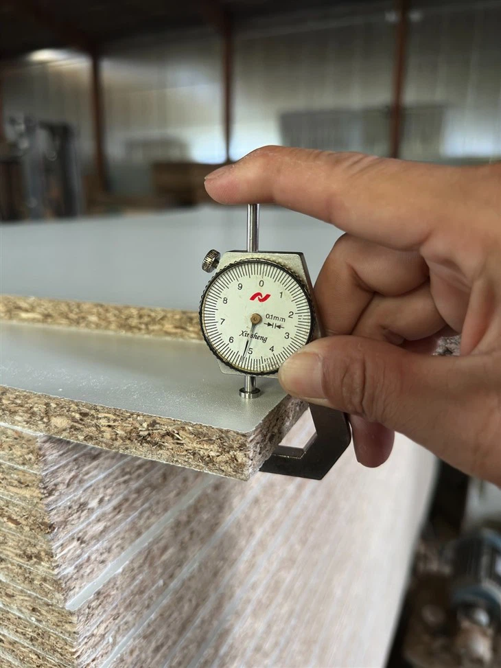 18mm Laminated Chipboard