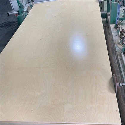 UV brezova vezana plošča 4x8 Kitajska na eni strani