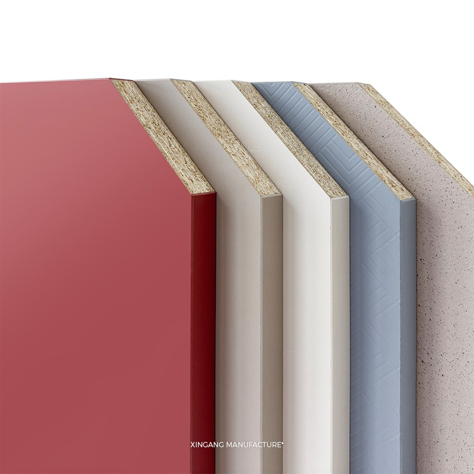 Pohištvena plošča iz ivernih plošč